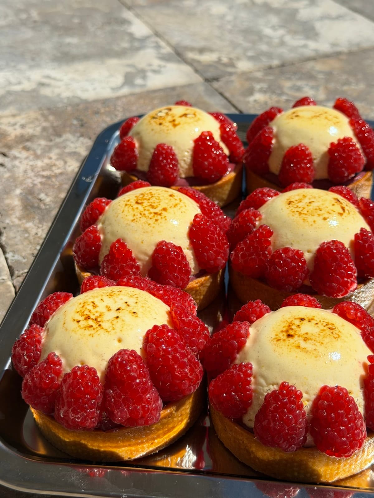 Tartaletas de crème brulée y frutos rojos